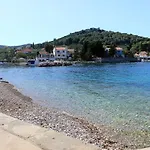 Apartment By The Sea *