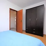 Apartment By The Sea *