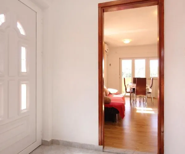 By The Sea Апартаменты *